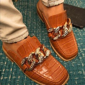 Tan croco chain mule sandal